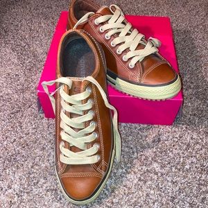 NWOT Converse, Leather, mens9.5/wm11.5